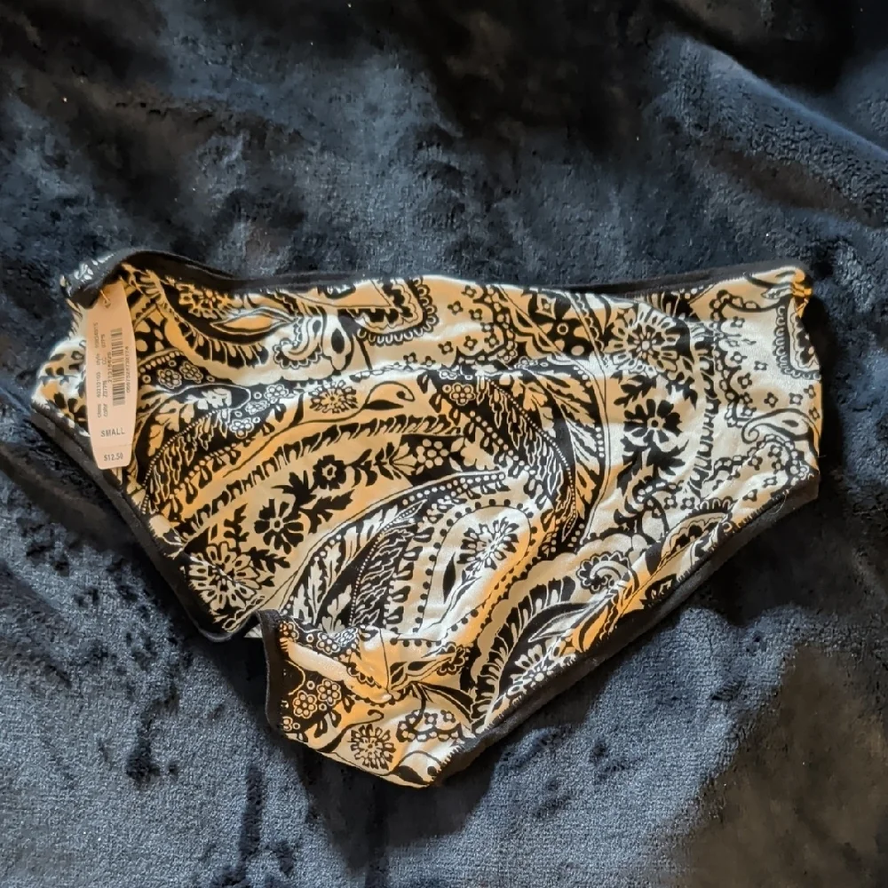 NWT Victoria's Secret Hip Huggers In Floral Leopard Print and Black Paisley - Picture 7 of 7